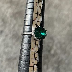 Fragrant Jewels ring. Sz 7. Satin